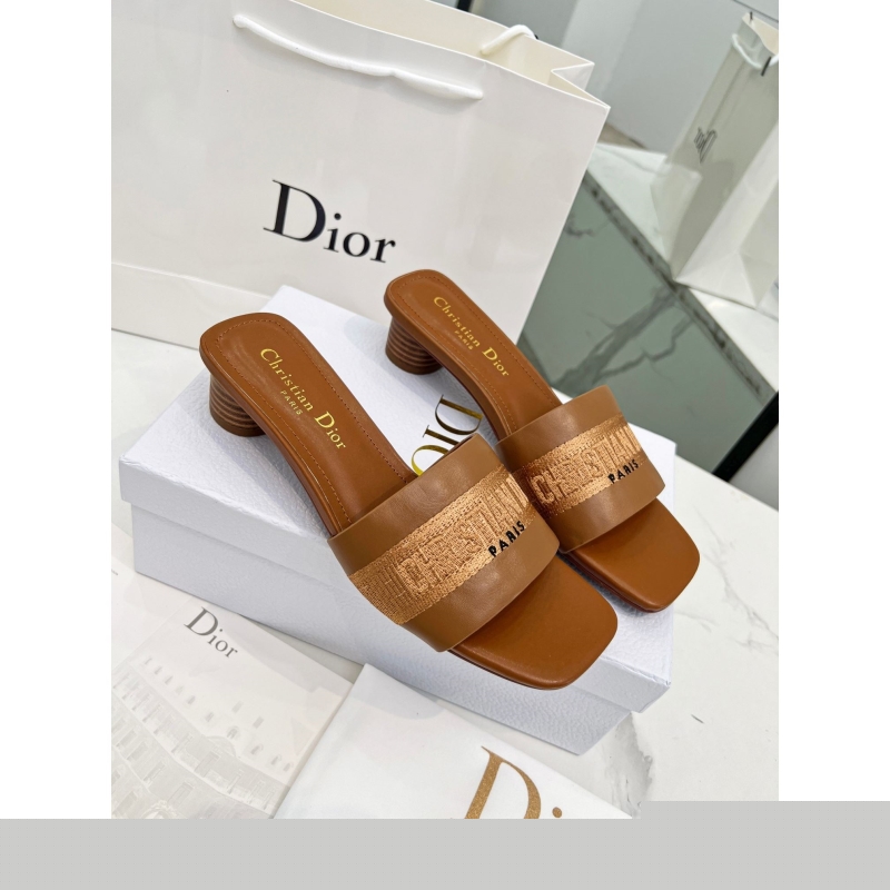 ch**an D*or slippers